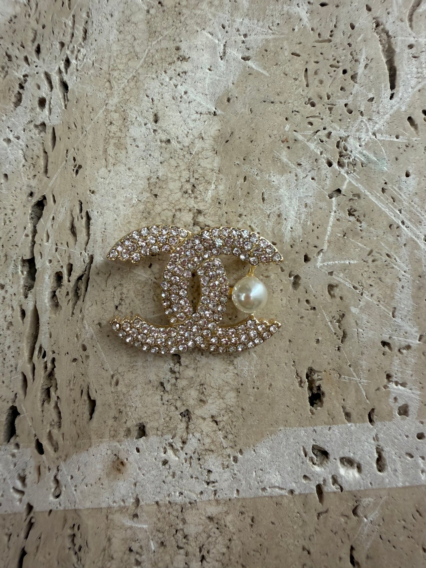 Spilla chanel vip gift Make-up second hand