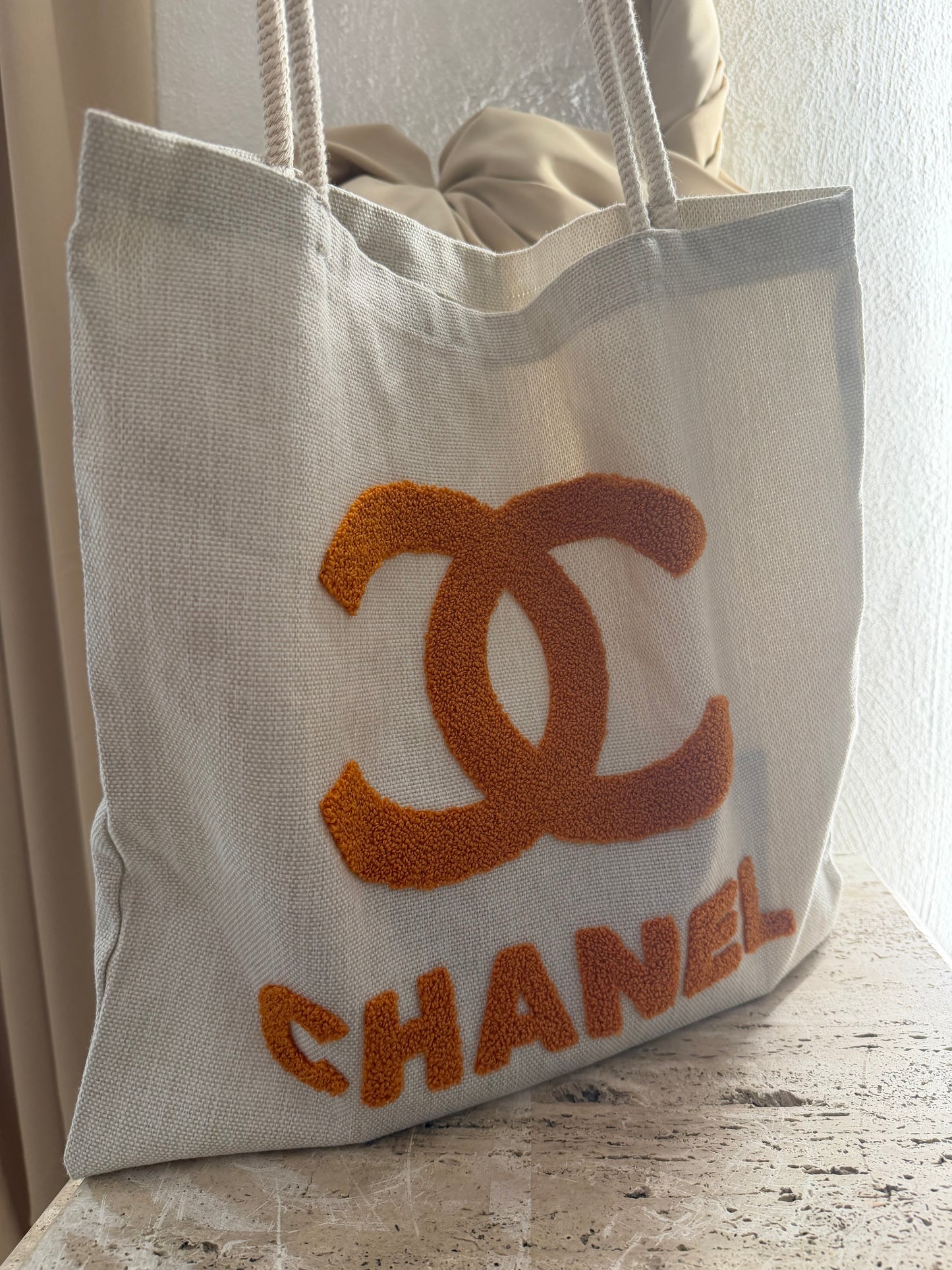 Chanel vip gift make-up second hand tote bag