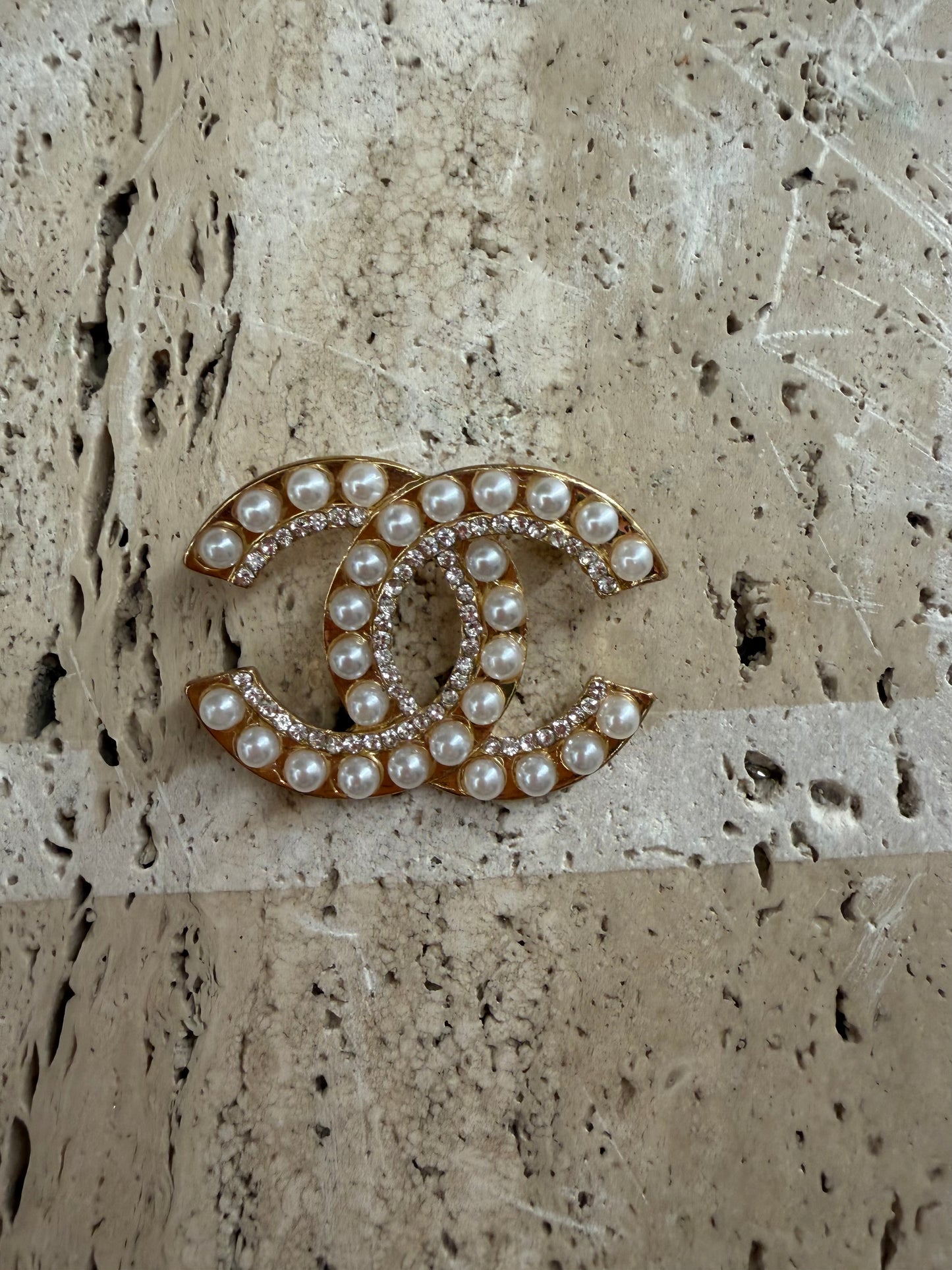 Spilla chanel vip gift Make-up second hand