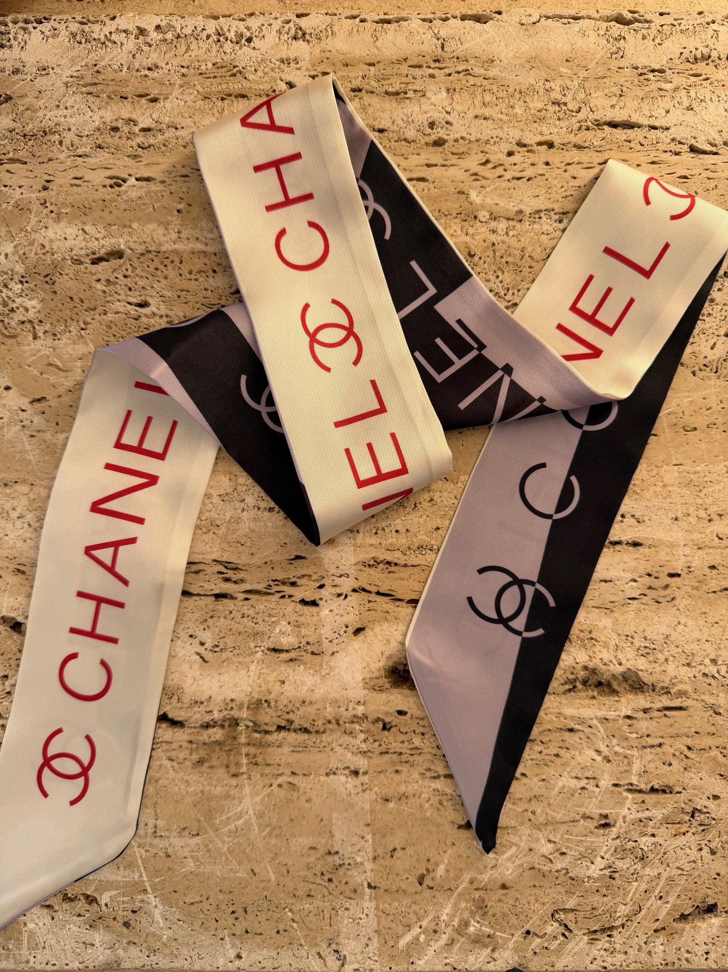 Foulard chanel vip gift make up second hand