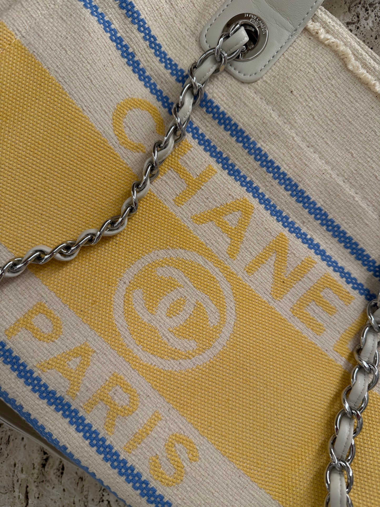 Chanel shopping beach make up vip gift second hand