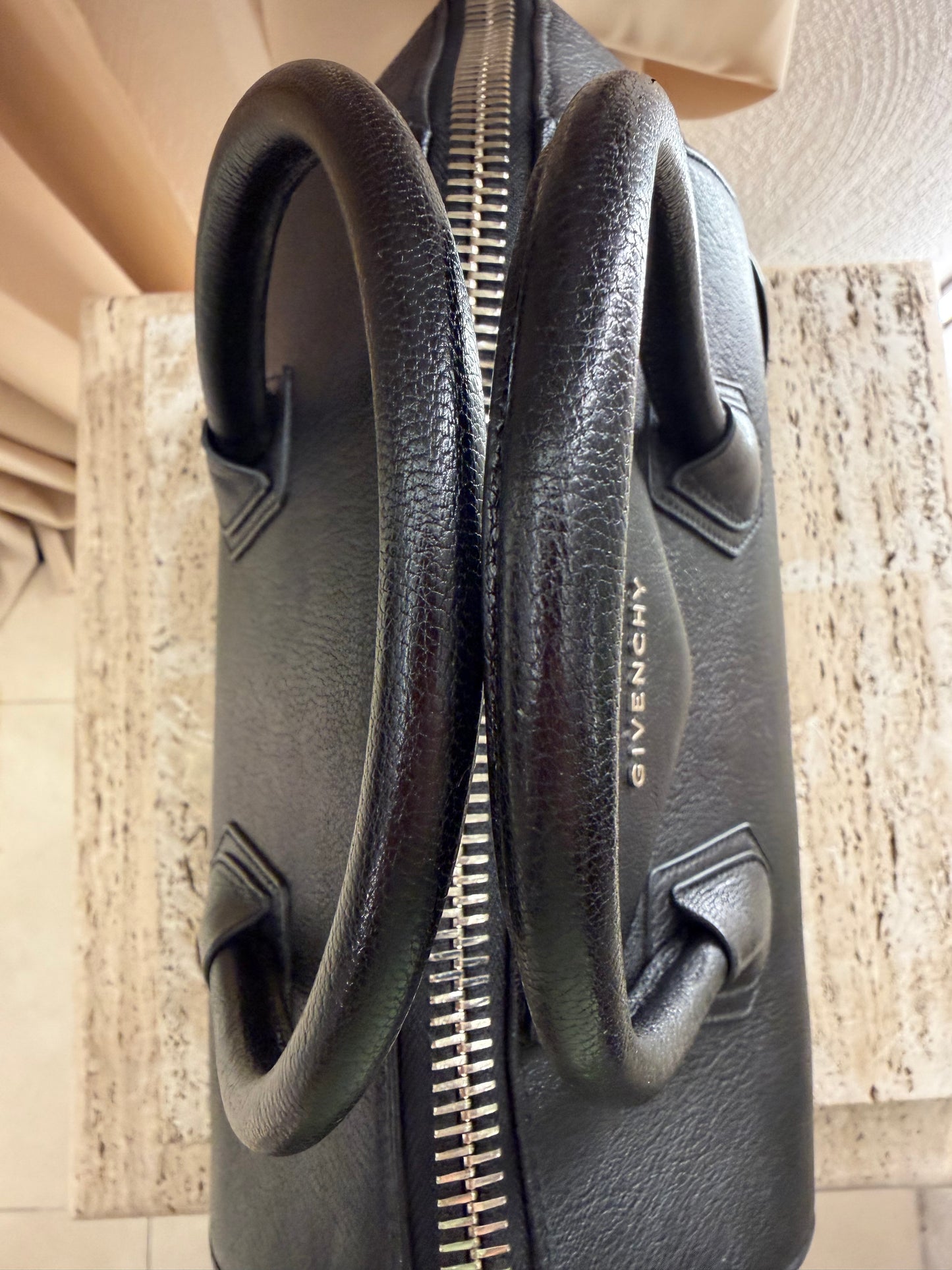 Givenchy antogona second hand