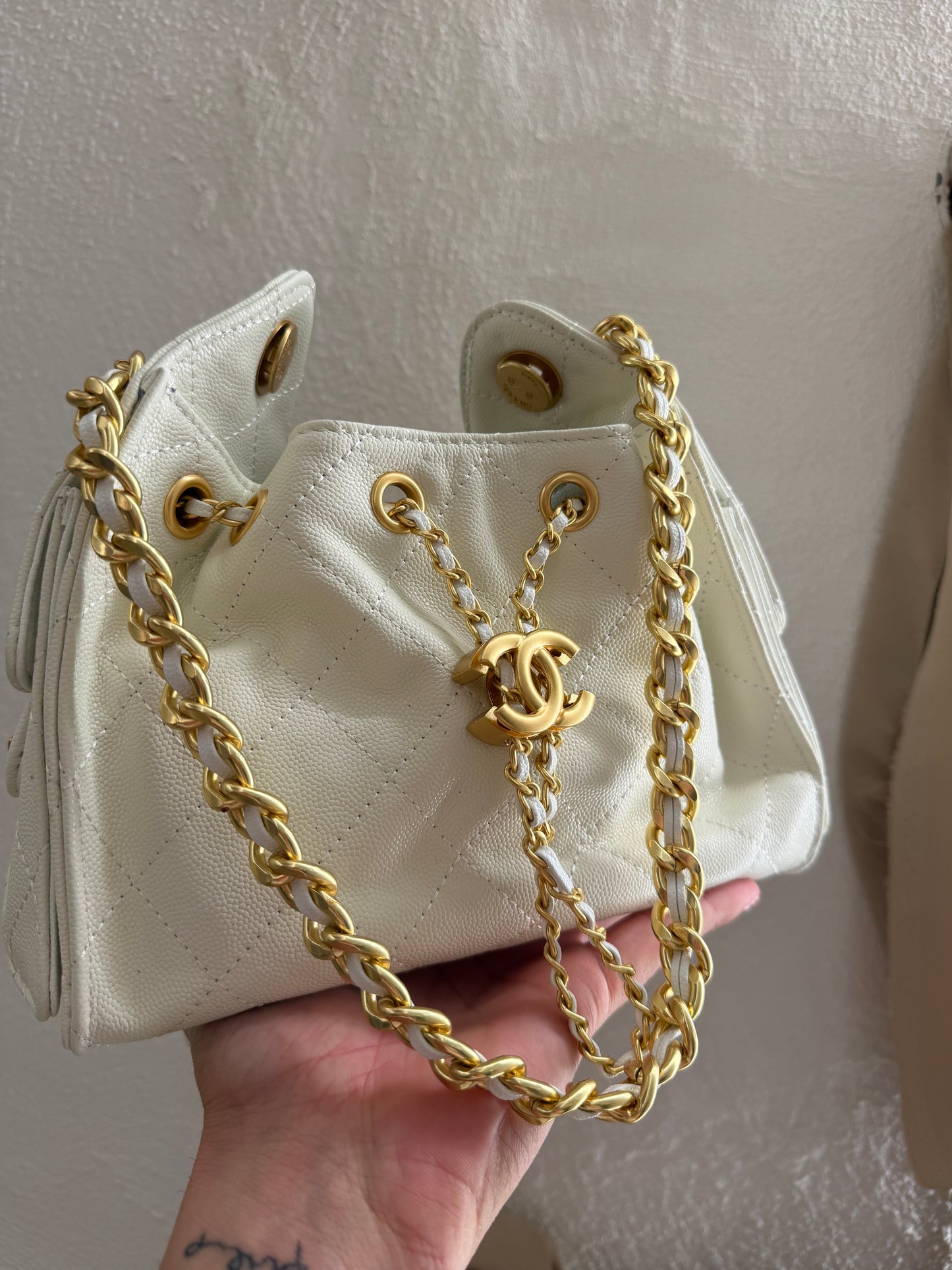 Chanel vip gift mini make up second hand