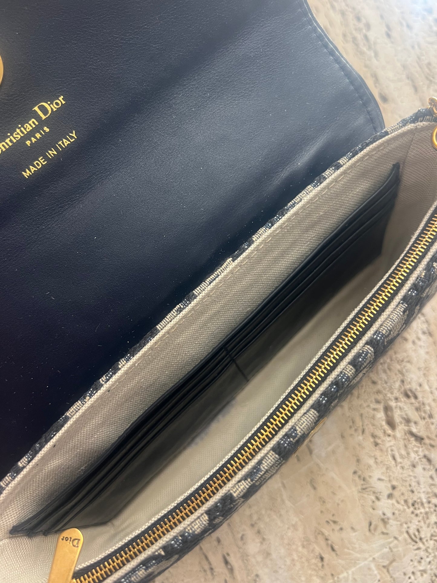 Pochette media con catena Saddle
Jacquard Dior Oblique blu second hand