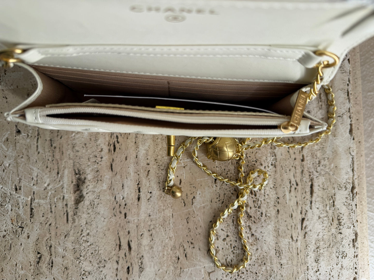 Chanel woc gift vip make up second hand
