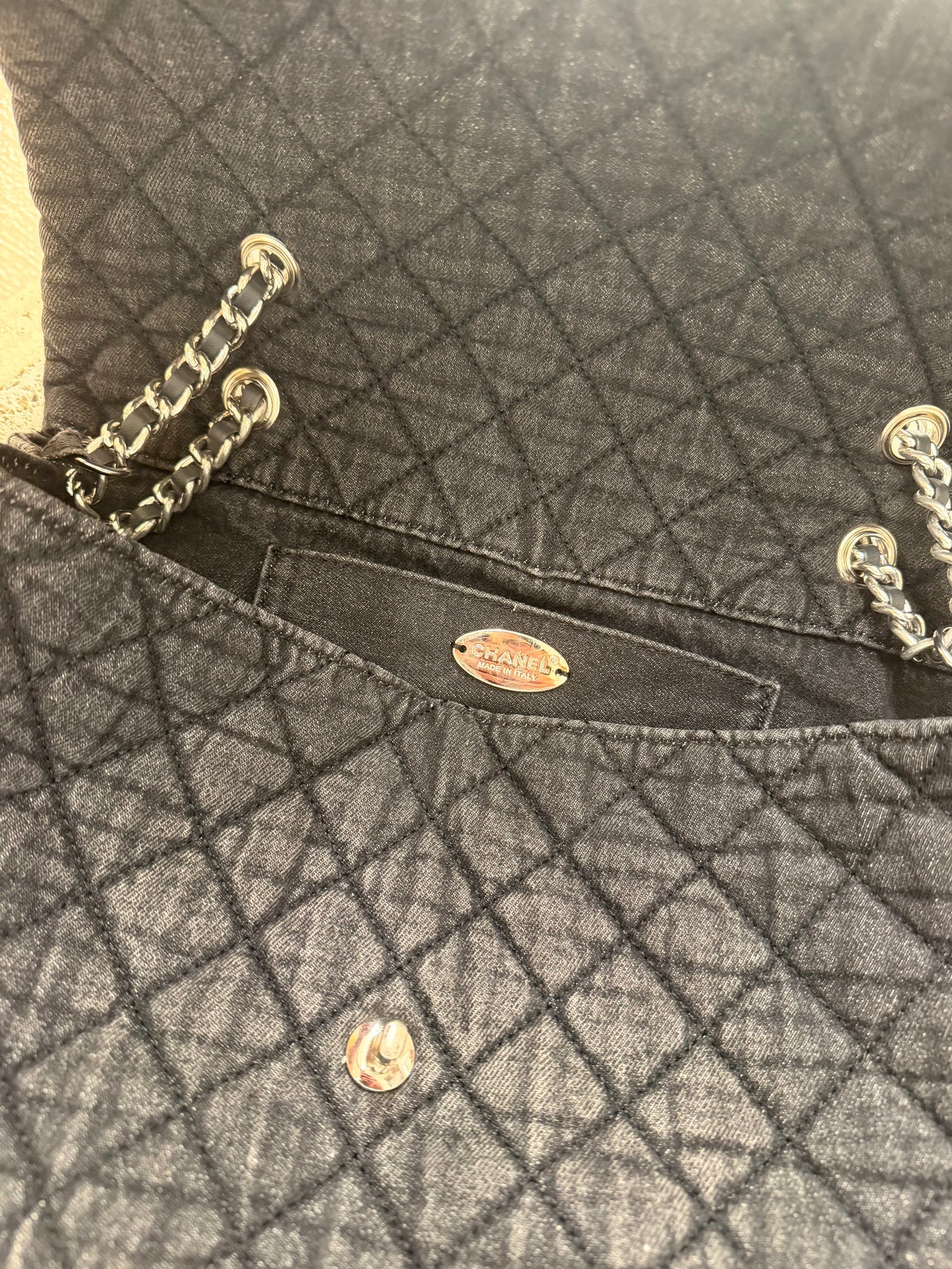 Chanel big vip gift second hand