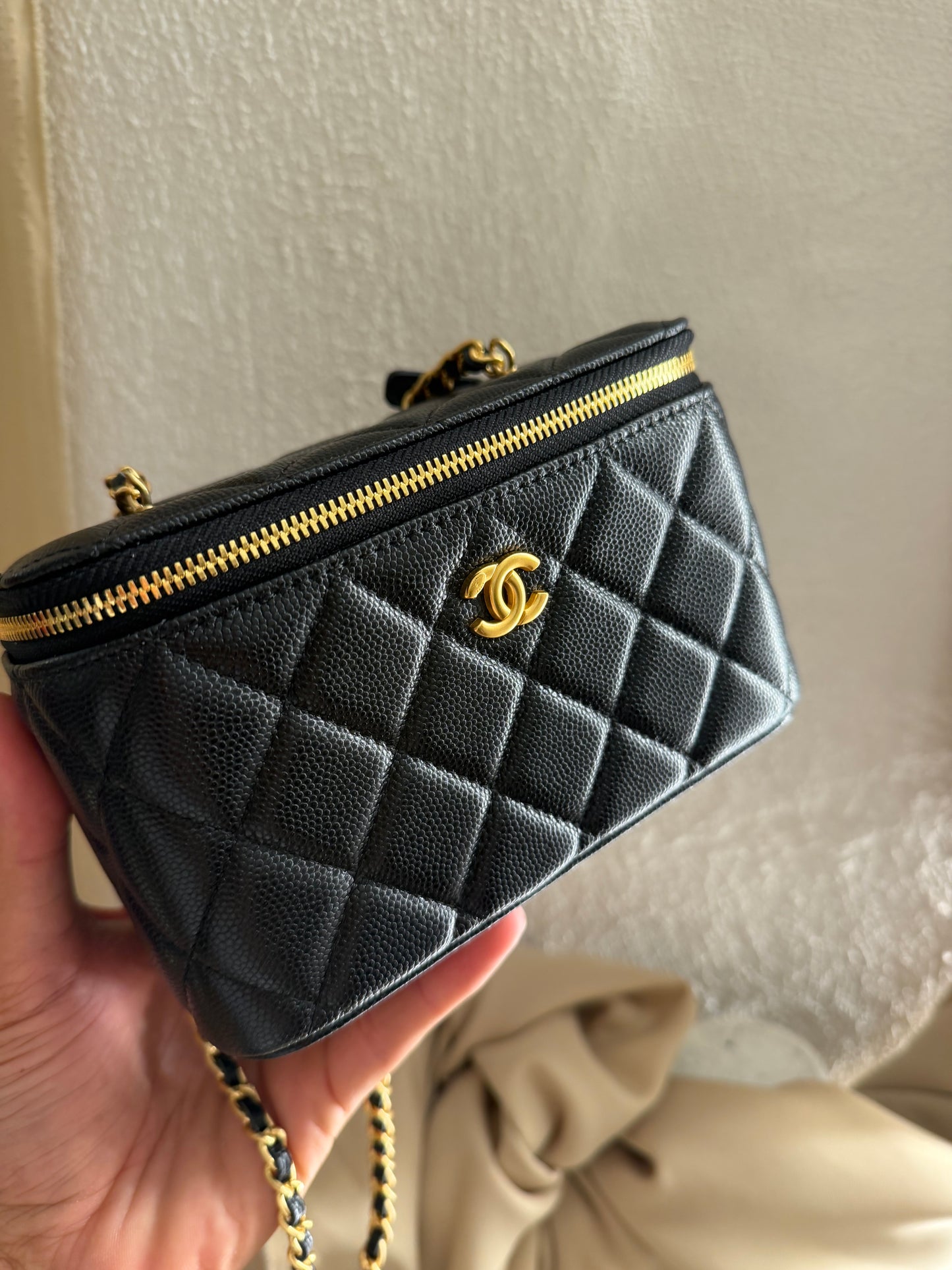 Chanel VANITY vip gift second han
