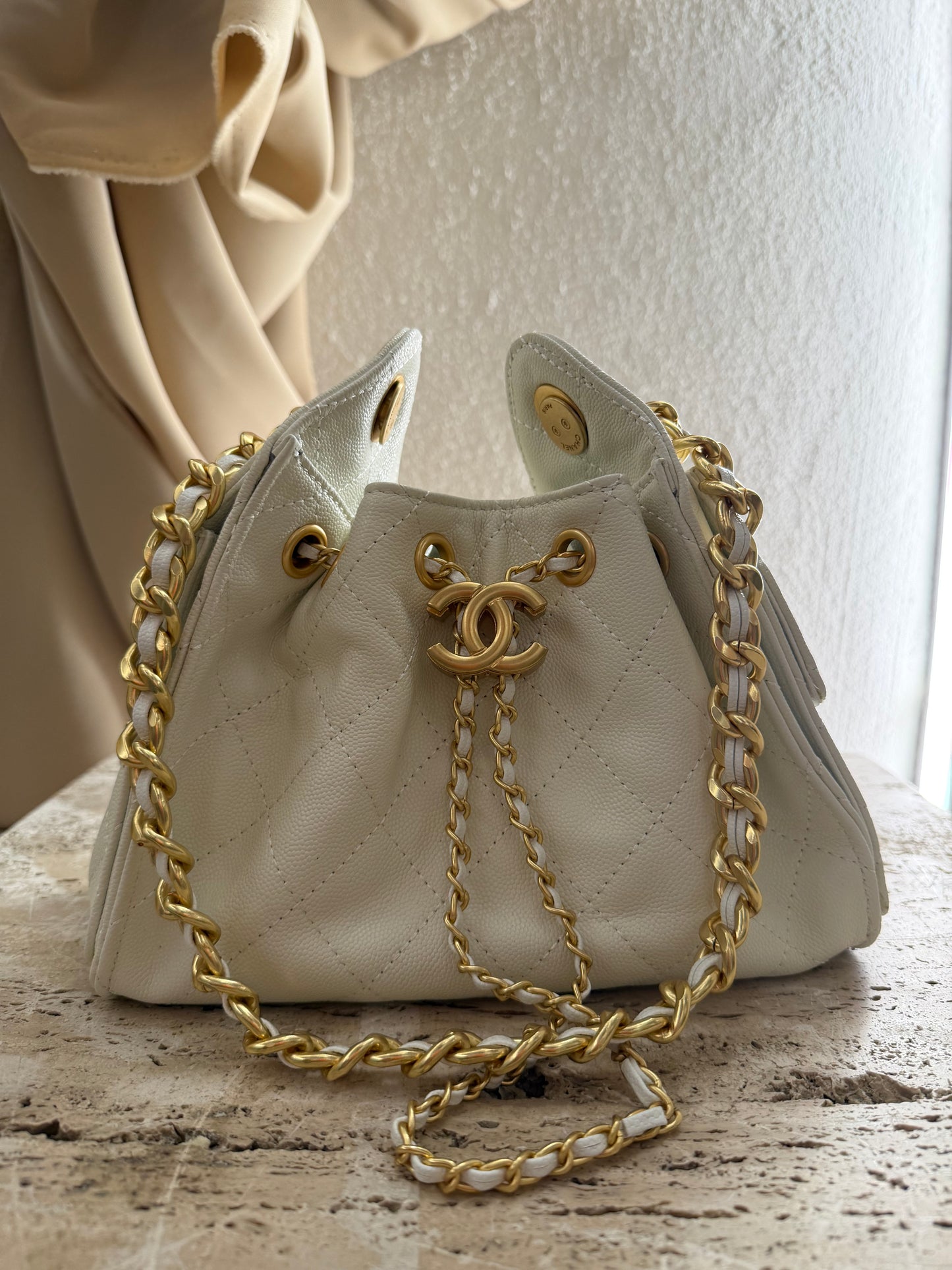 Chanel vip gift mini make up second hand