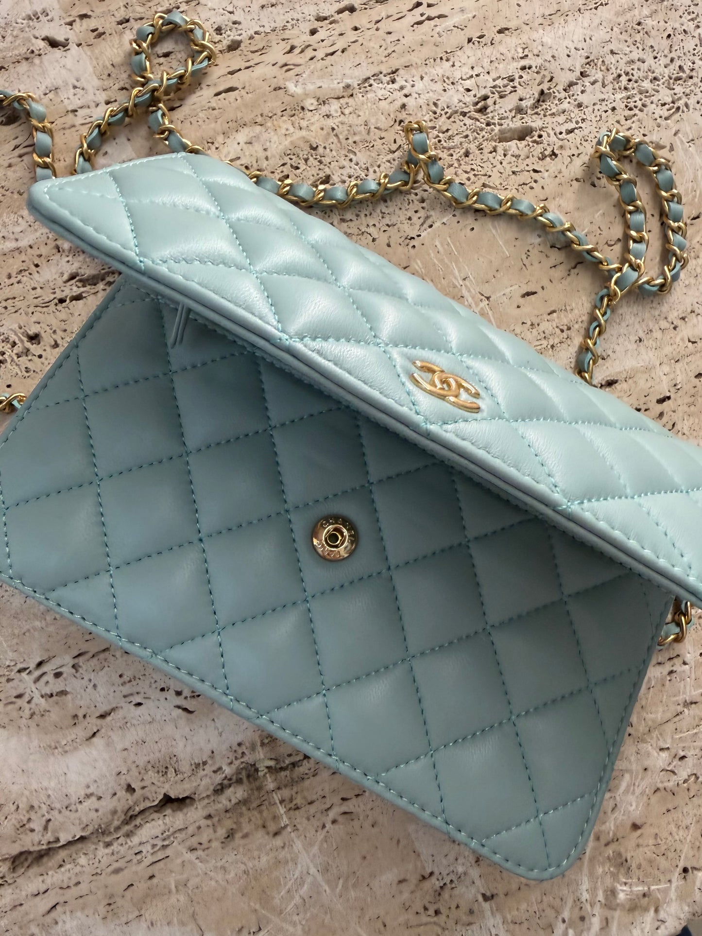 Chanel woc vip gift make up second hand