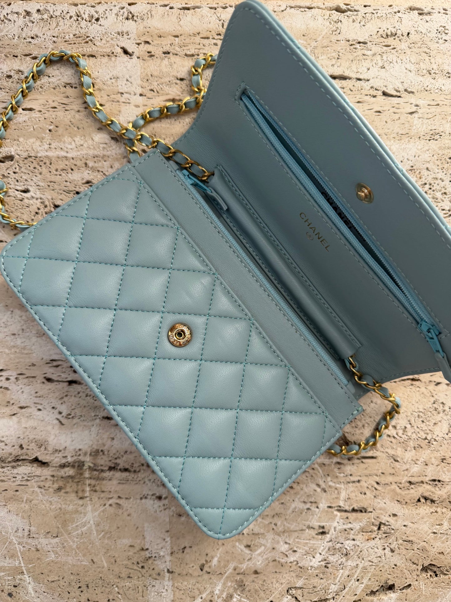 Chanel woc vip gift make up second hand