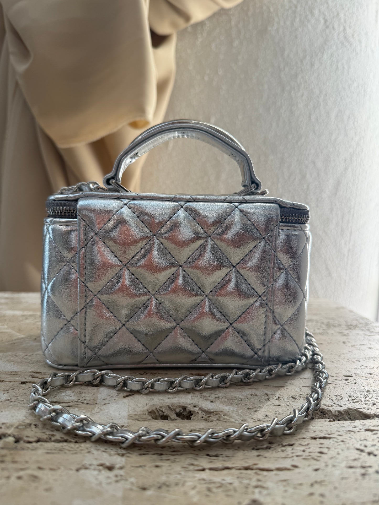 Chanel vanity vip Gift make up second hand