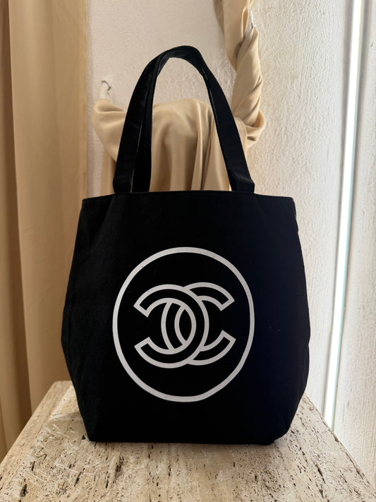 Chanel tote bag vip gift second hand