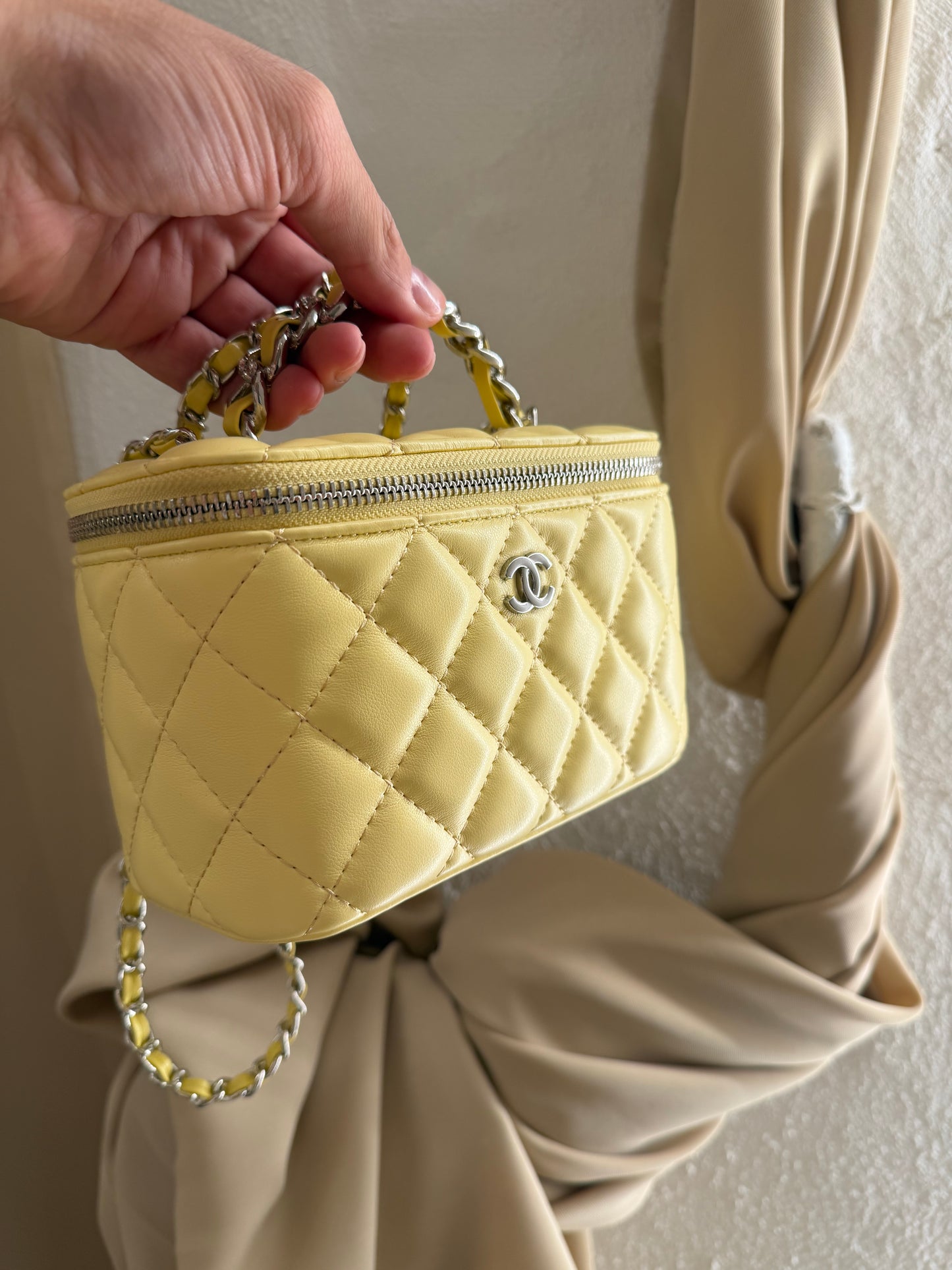 Chanel  vanity box vip gift second hand
