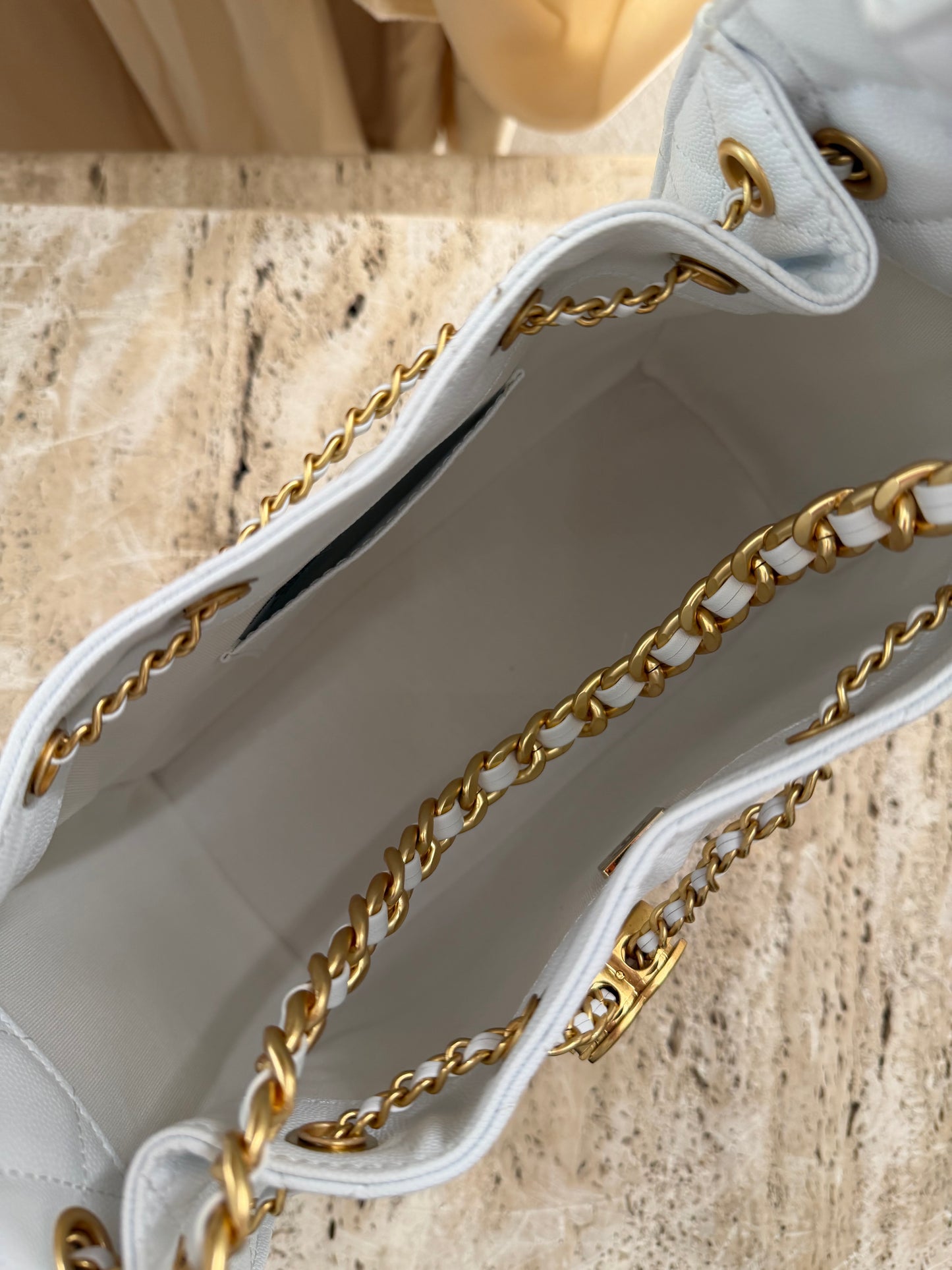 Chanel 25 make up vip gift second hand