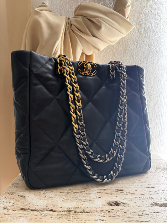 Chanel vip gift make up second hand