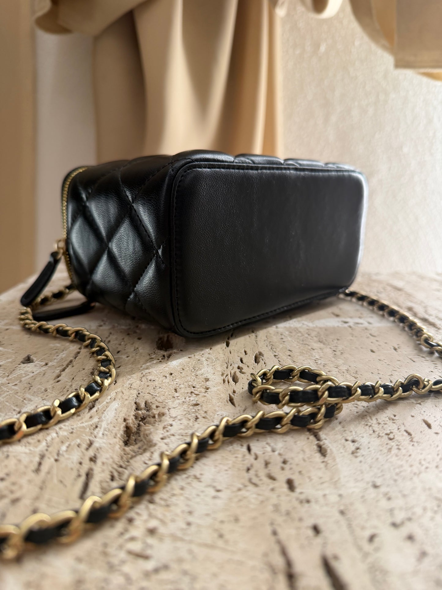 Chanel sweet vanity box vip gift second hand