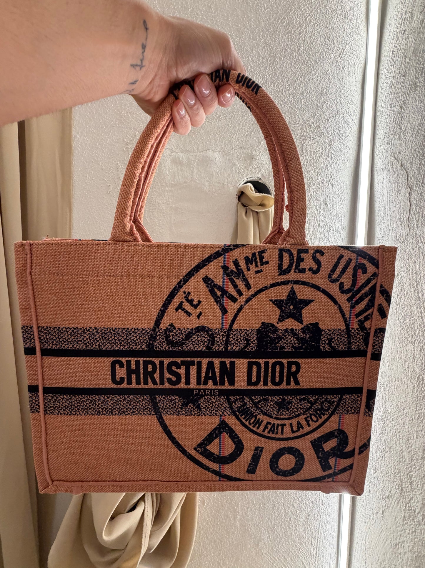 Shopping Dior tote beauty parfum second hand