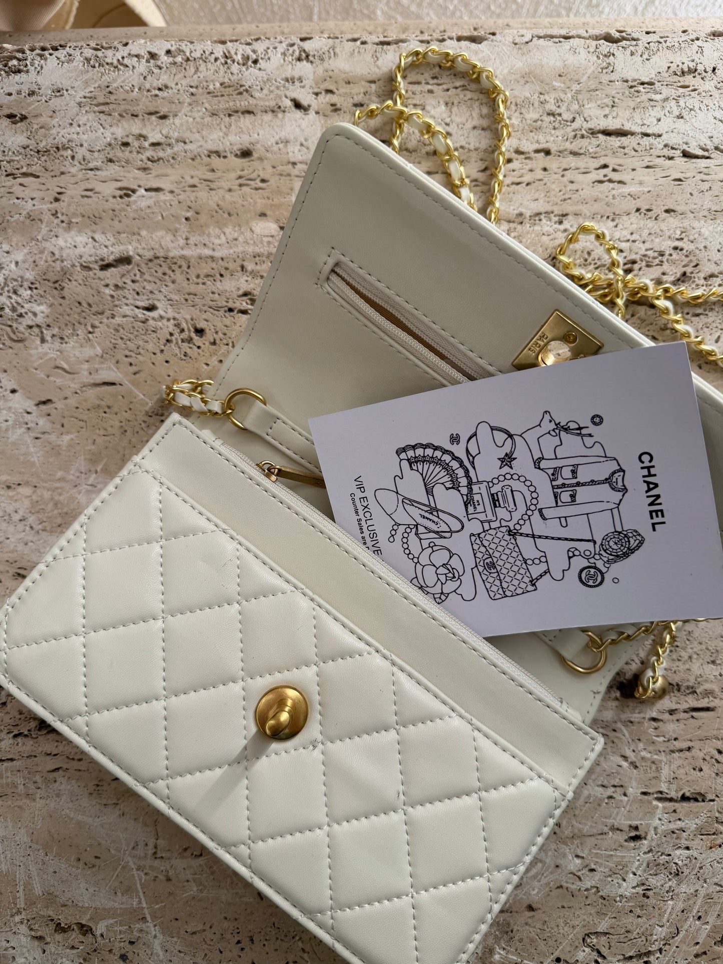 Chanel woc gift vip make up second hand