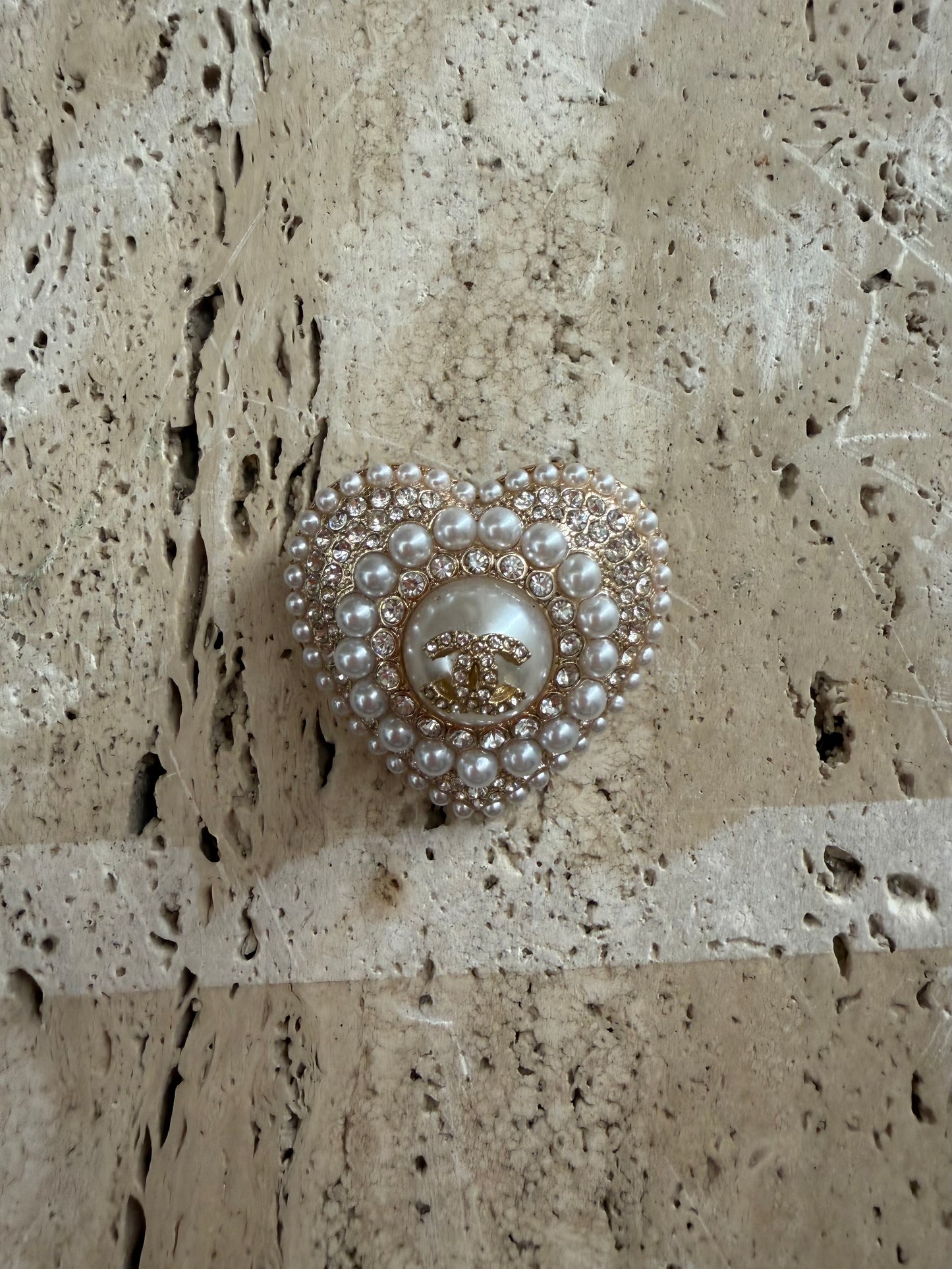 Spilla chanel vip gift Make-up second hand