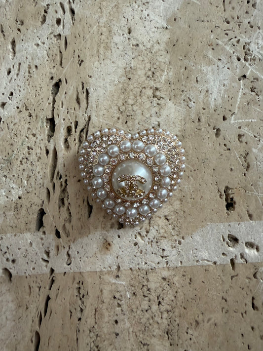 Spilla chanel vip gift Make-up second hand