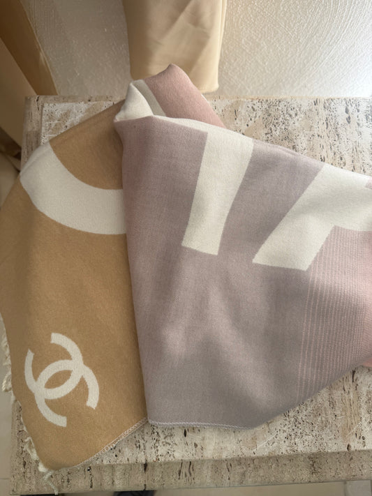 Chanel vip gift make up second hand