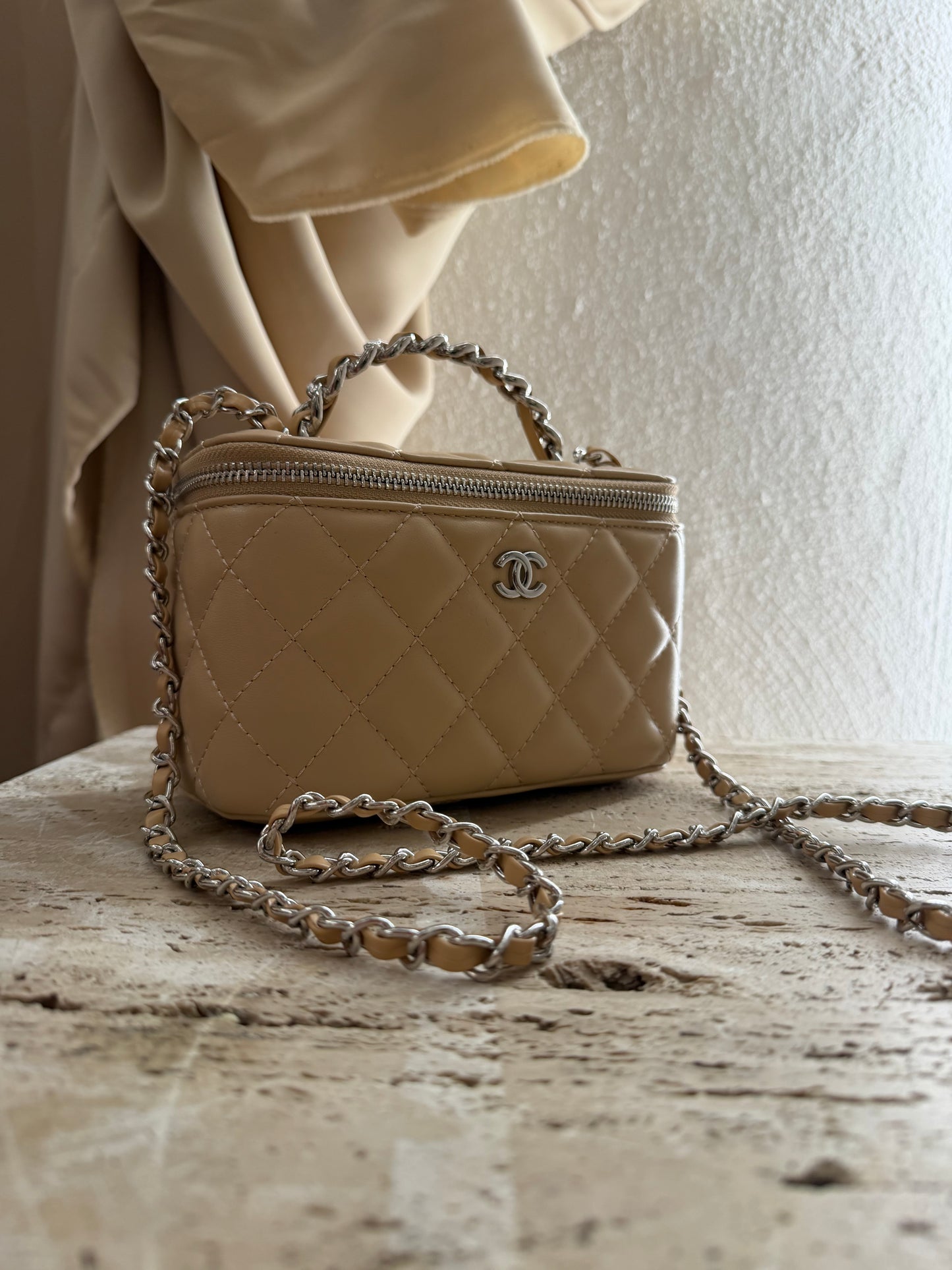 Chanel  vanity box vip gift second hand