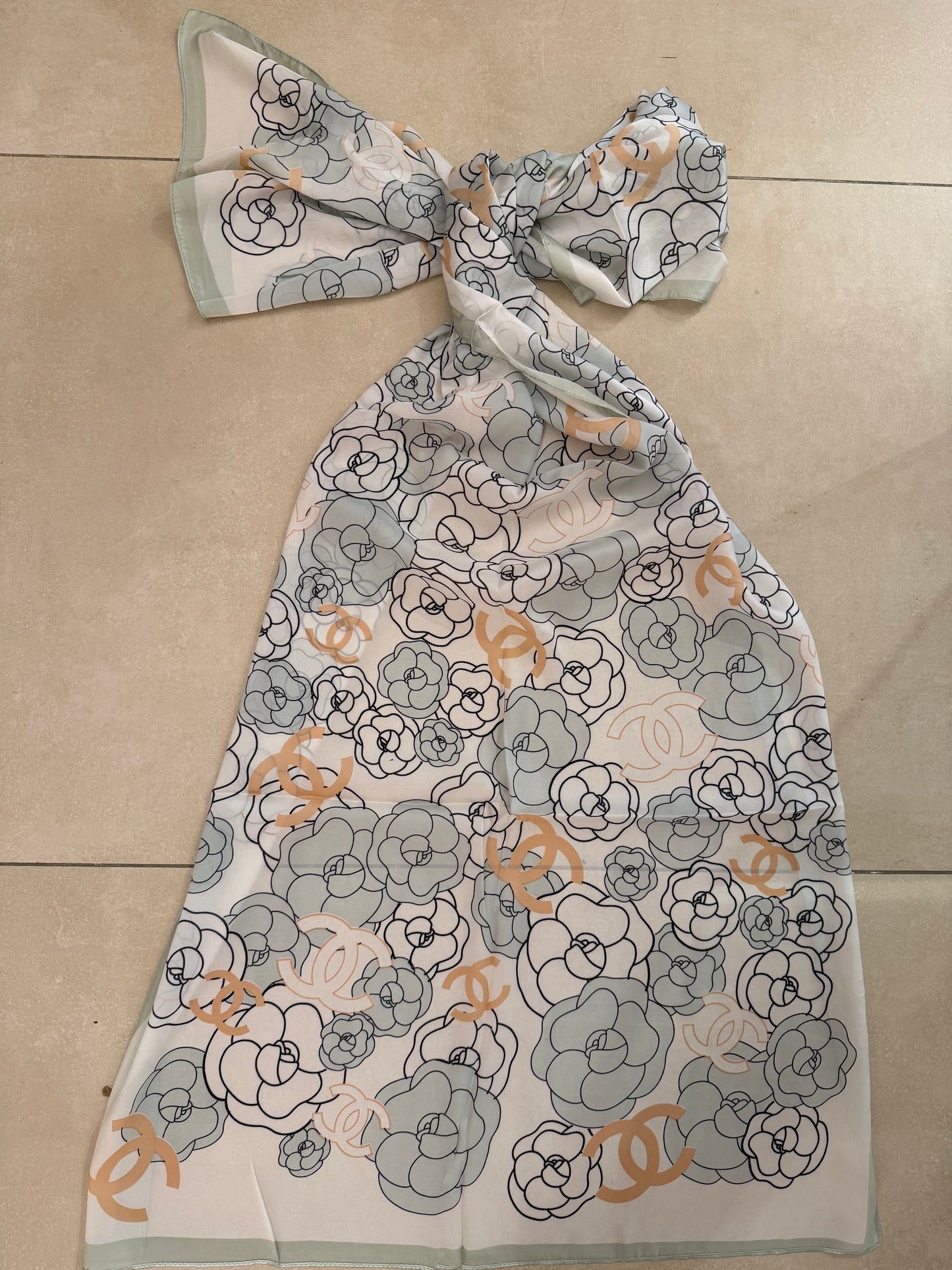 Foulard chanel gift second hand