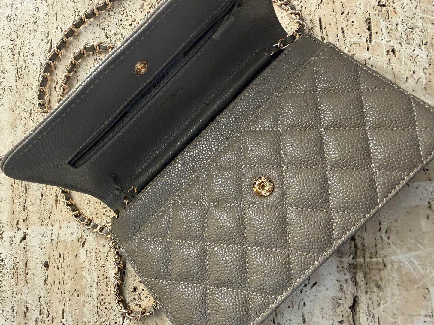 Chanel woc vip gift make up second hand