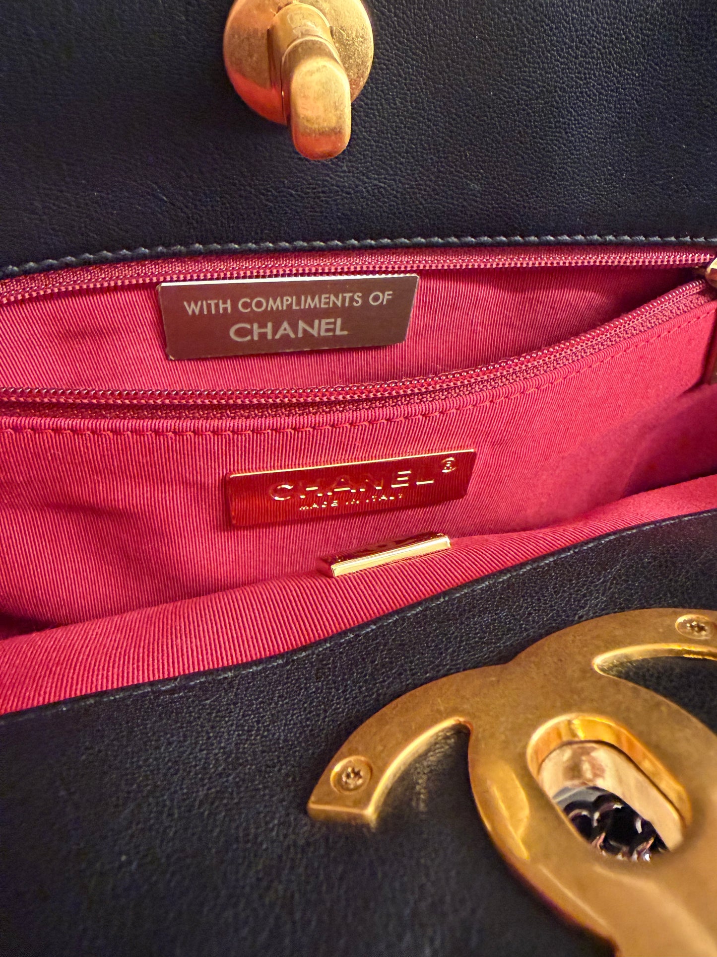 Chanel vip gift make up second hand