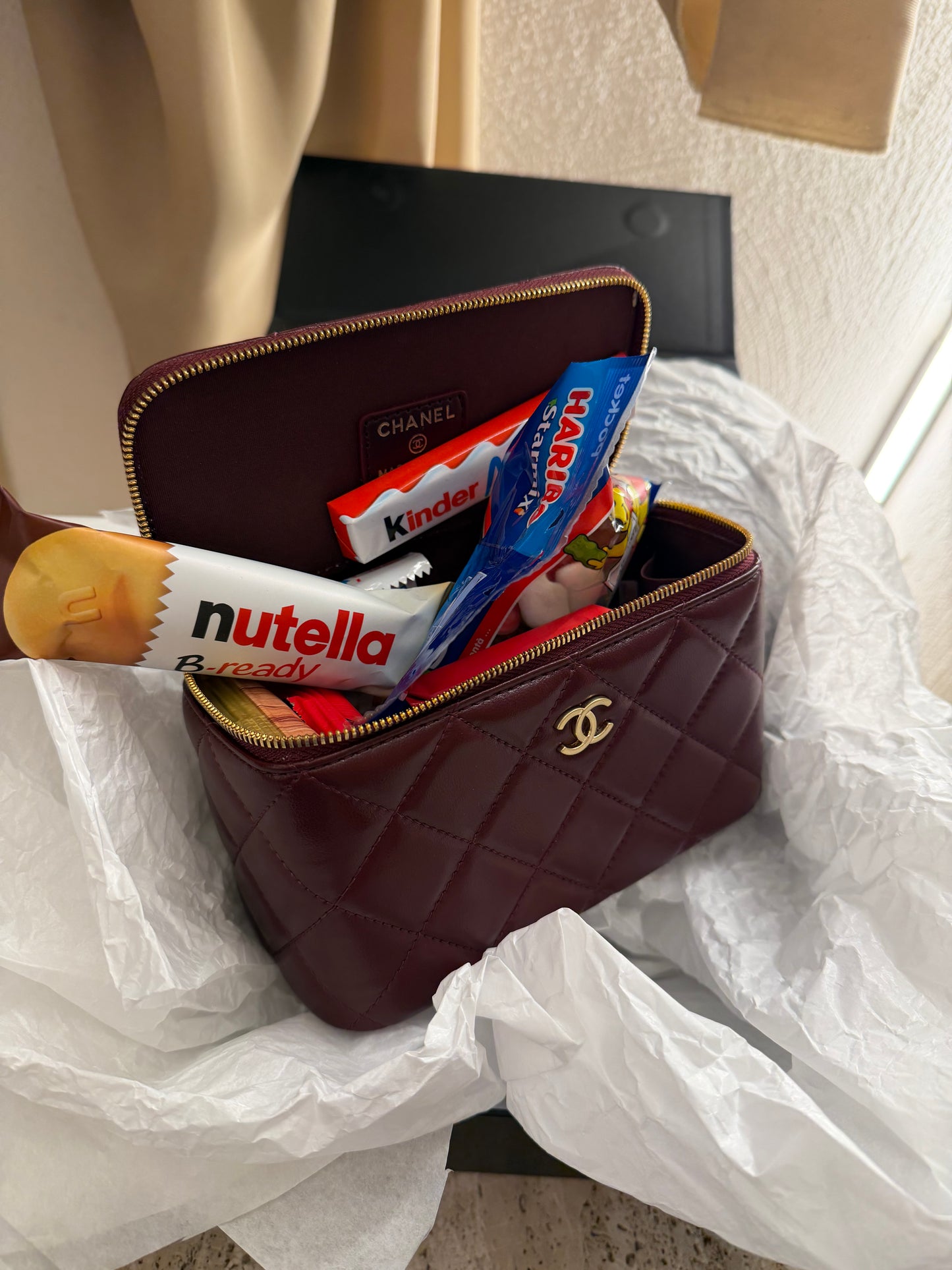 Chanel sweet vanity box vip gift second hand