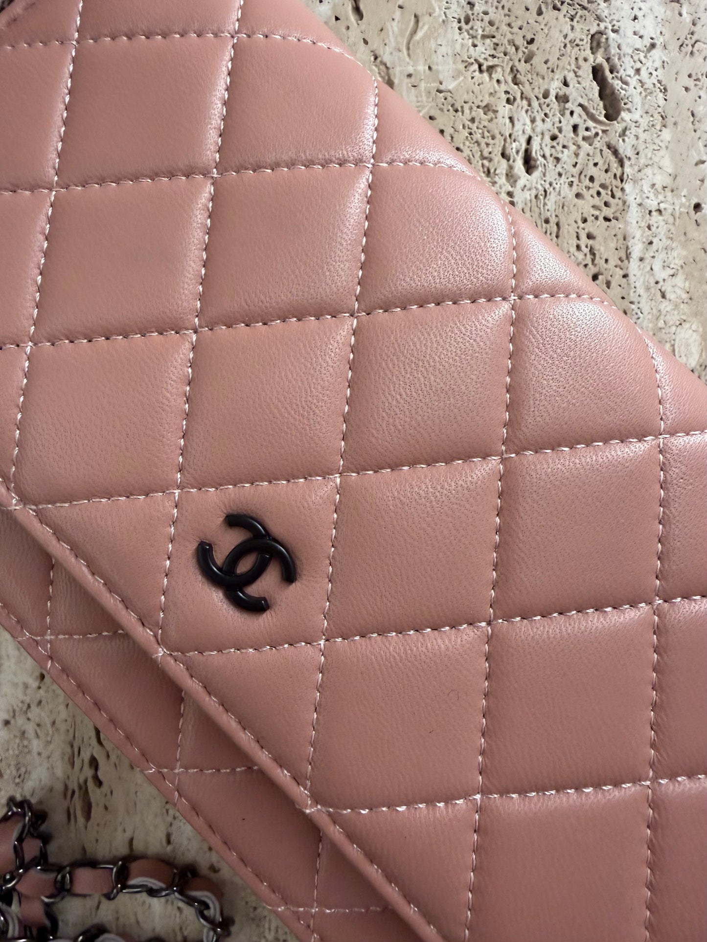 Chanel woc vip gift make-up second hand