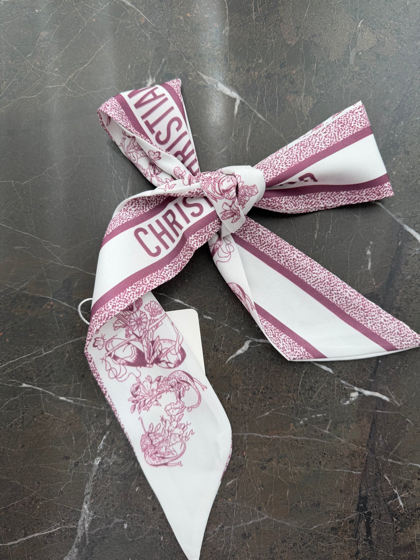 Foulard dior vip gift make up second hand