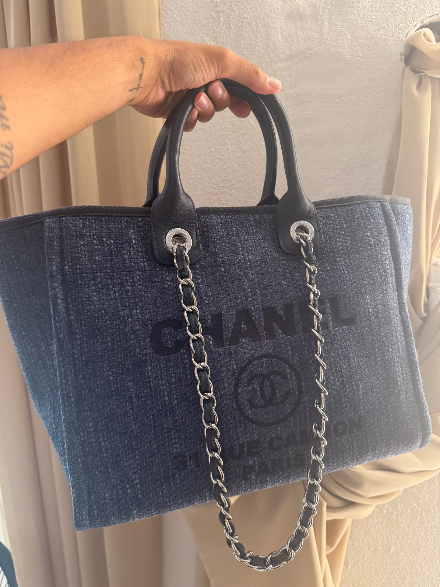 Tote beach chanel vip gift  second hand