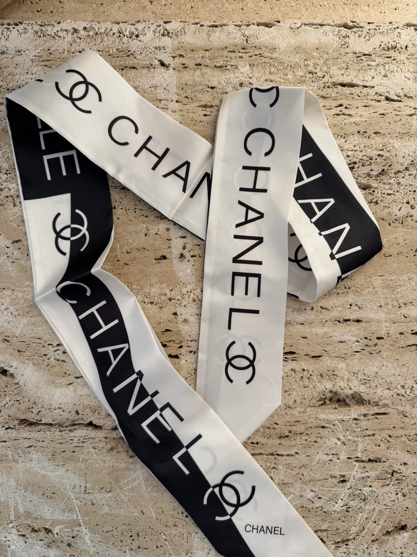 Foulard chanel vip gift make up second hand