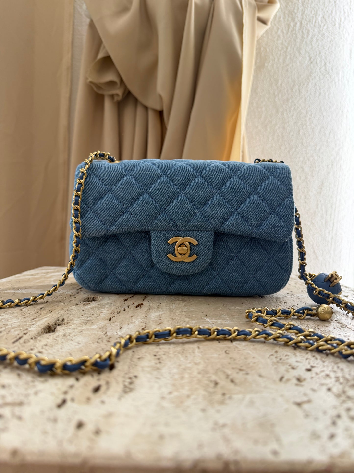 Chanel bag make up second hand