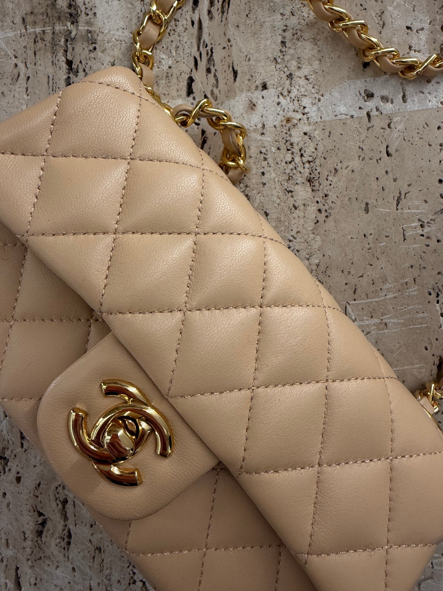 Chanel vip gift make up second hand