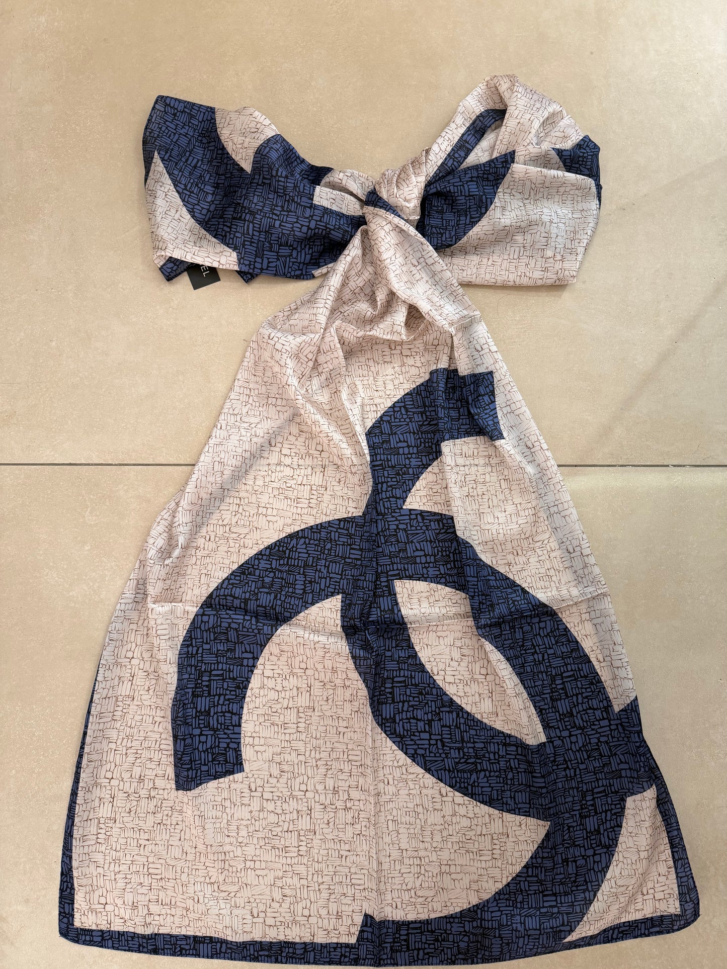 Foulard chanel gift second hand