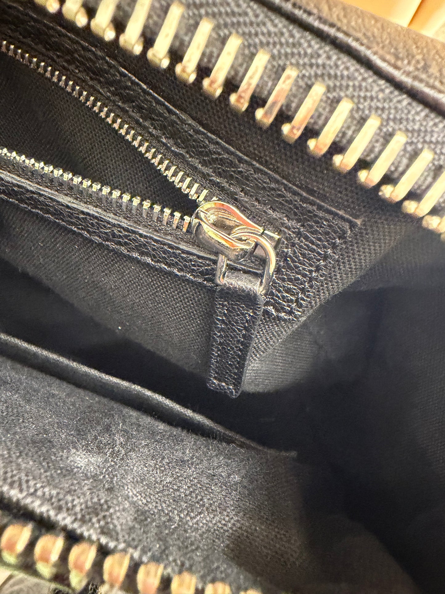 Givenchy antogona second hand