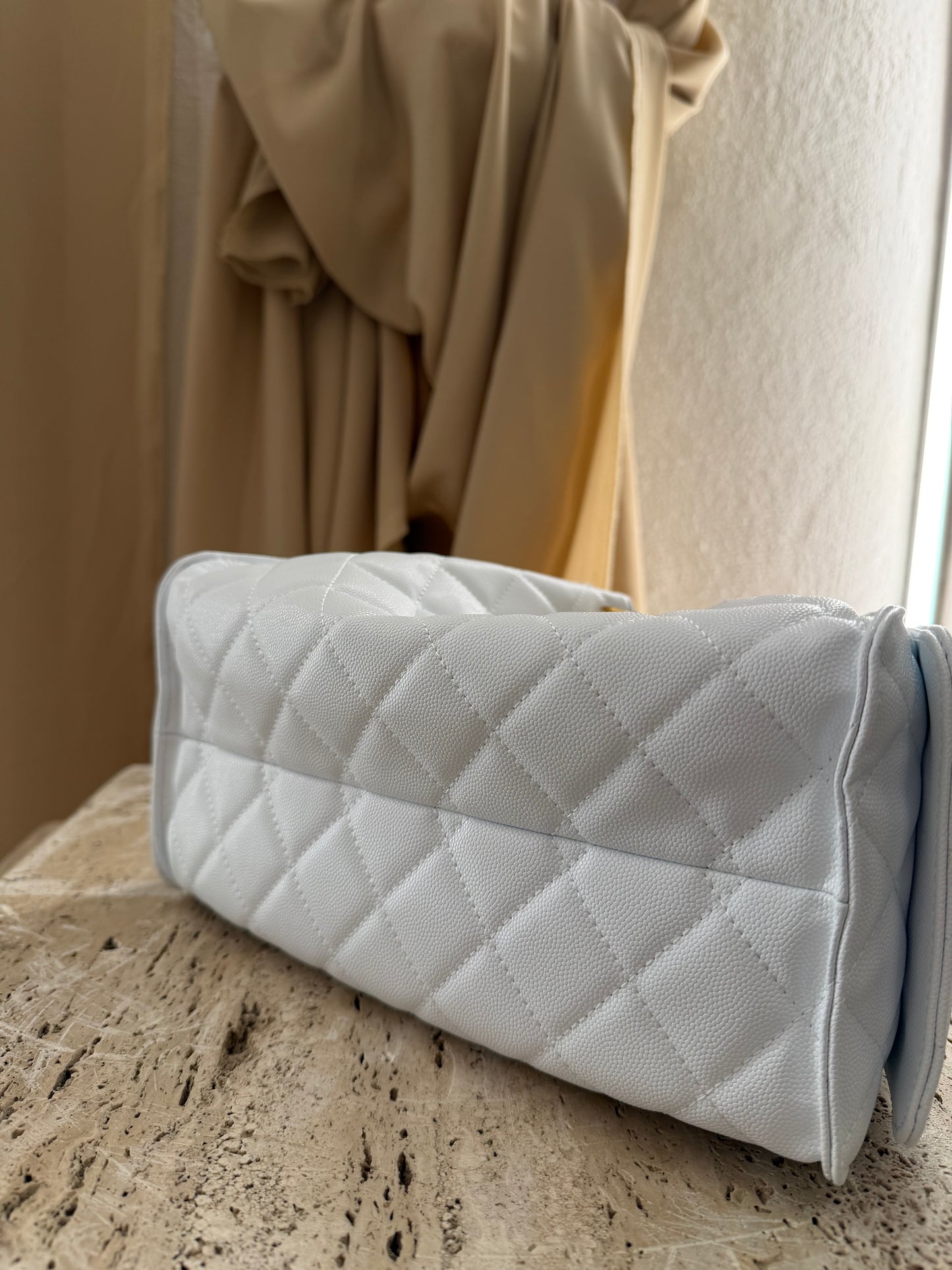 Chanel 25 make up vip gift second hand