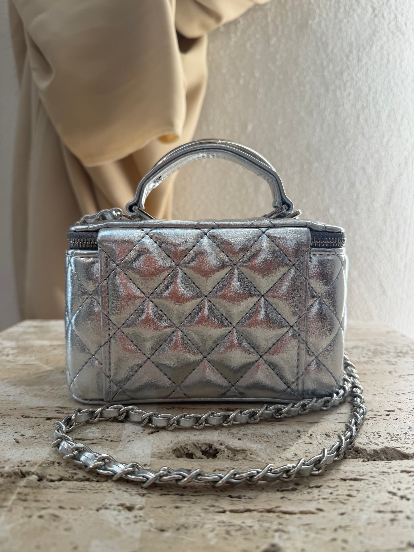 Chanel vanity vip Gift make up second hand