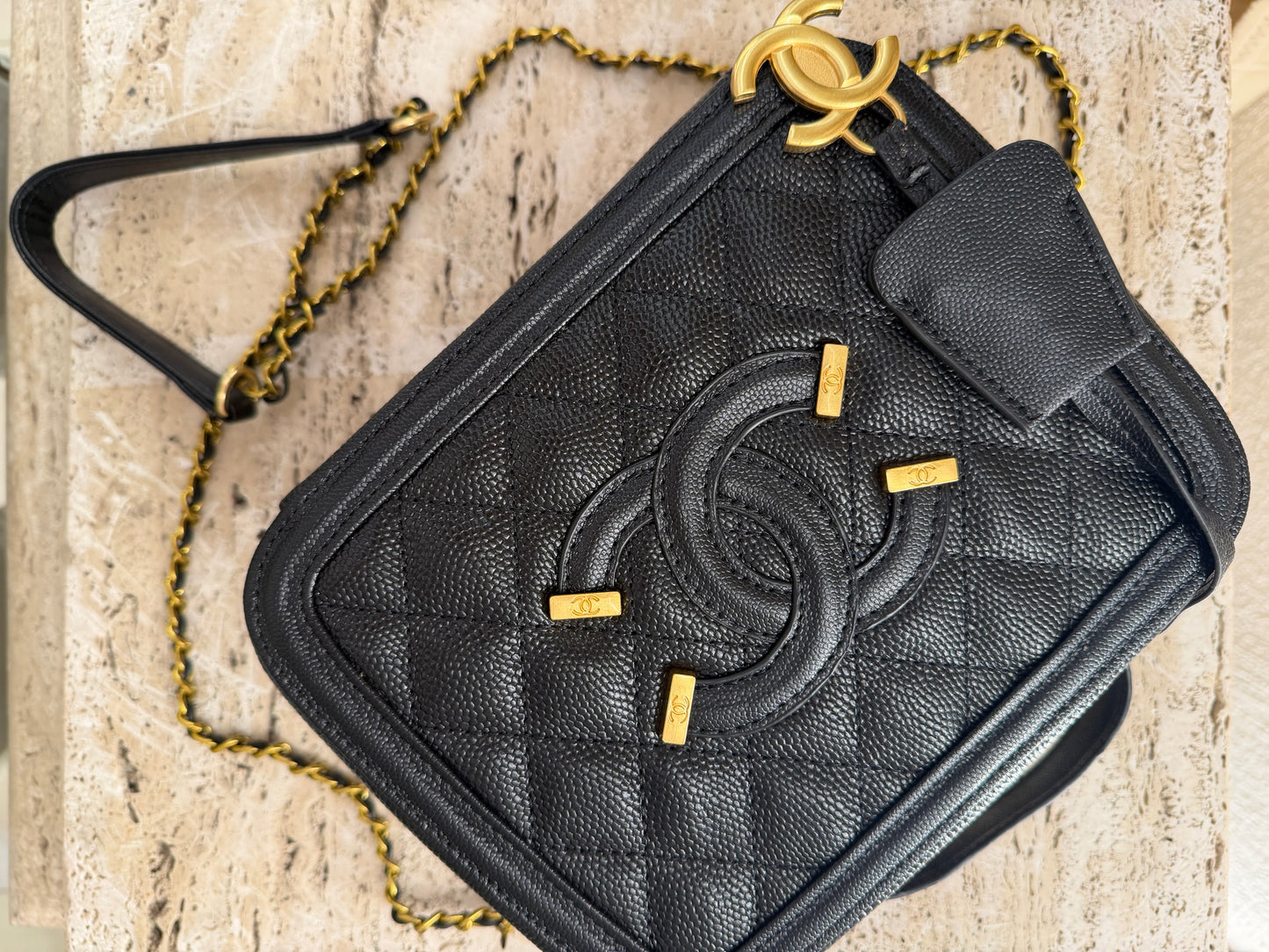 Chanel vanity vip gift second hand