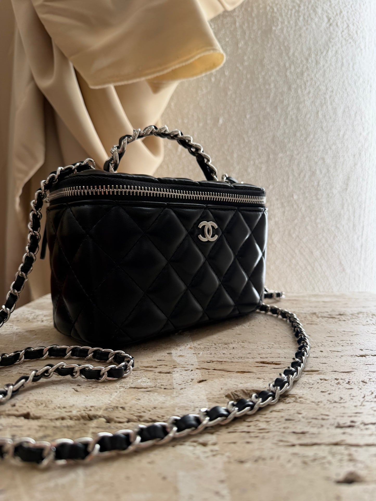 Chanel  vanity box vip gift second hand