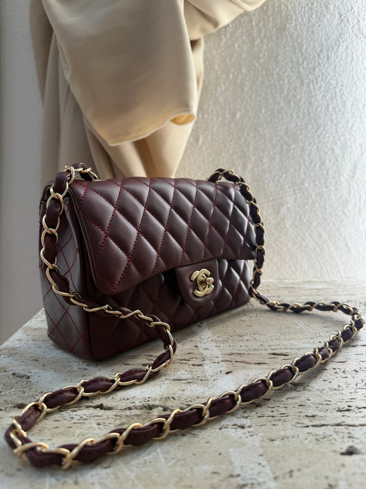 Chanel flap make up  vip gift second hand