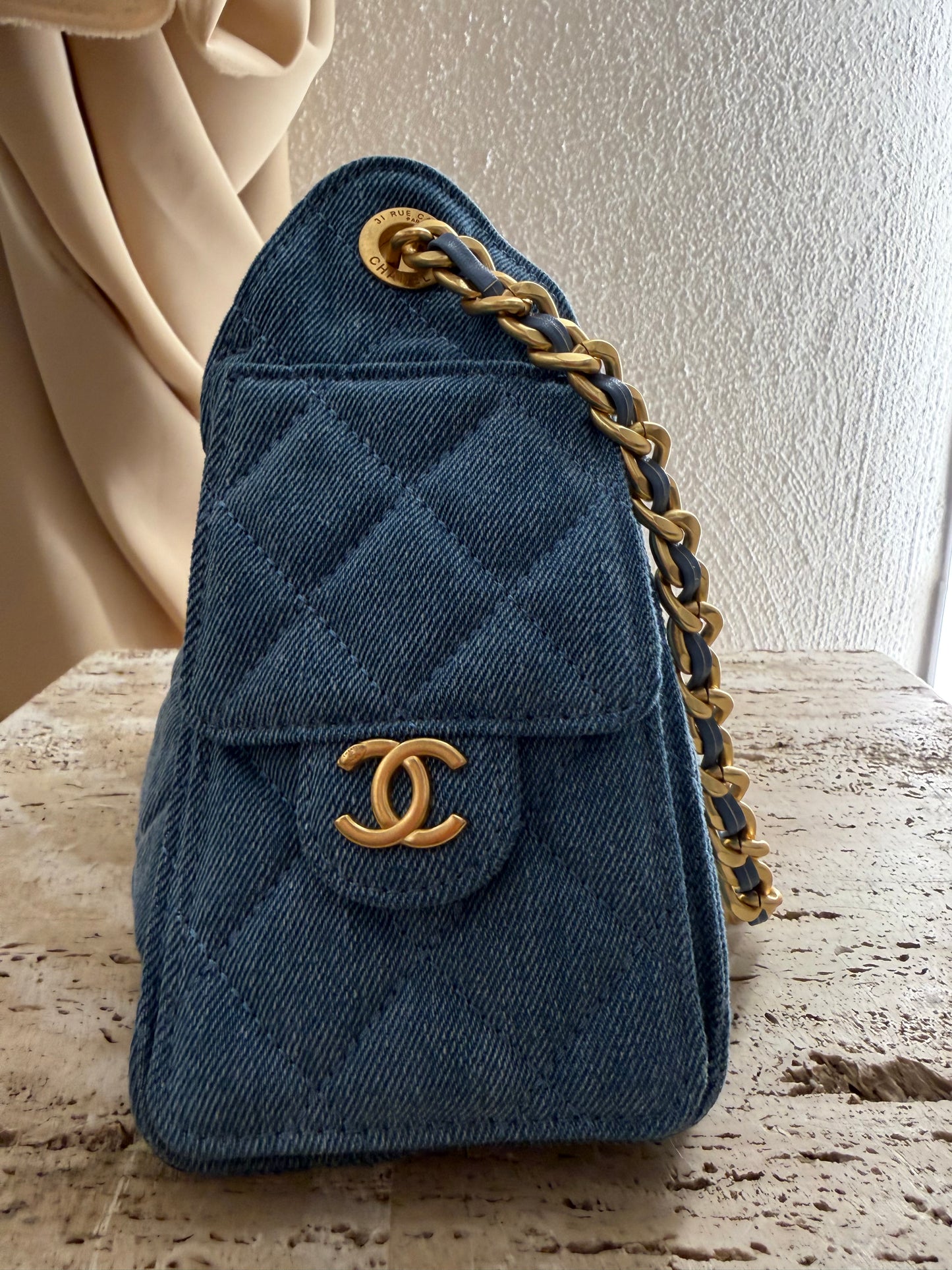 Chanel vip gift mini make up second hand
