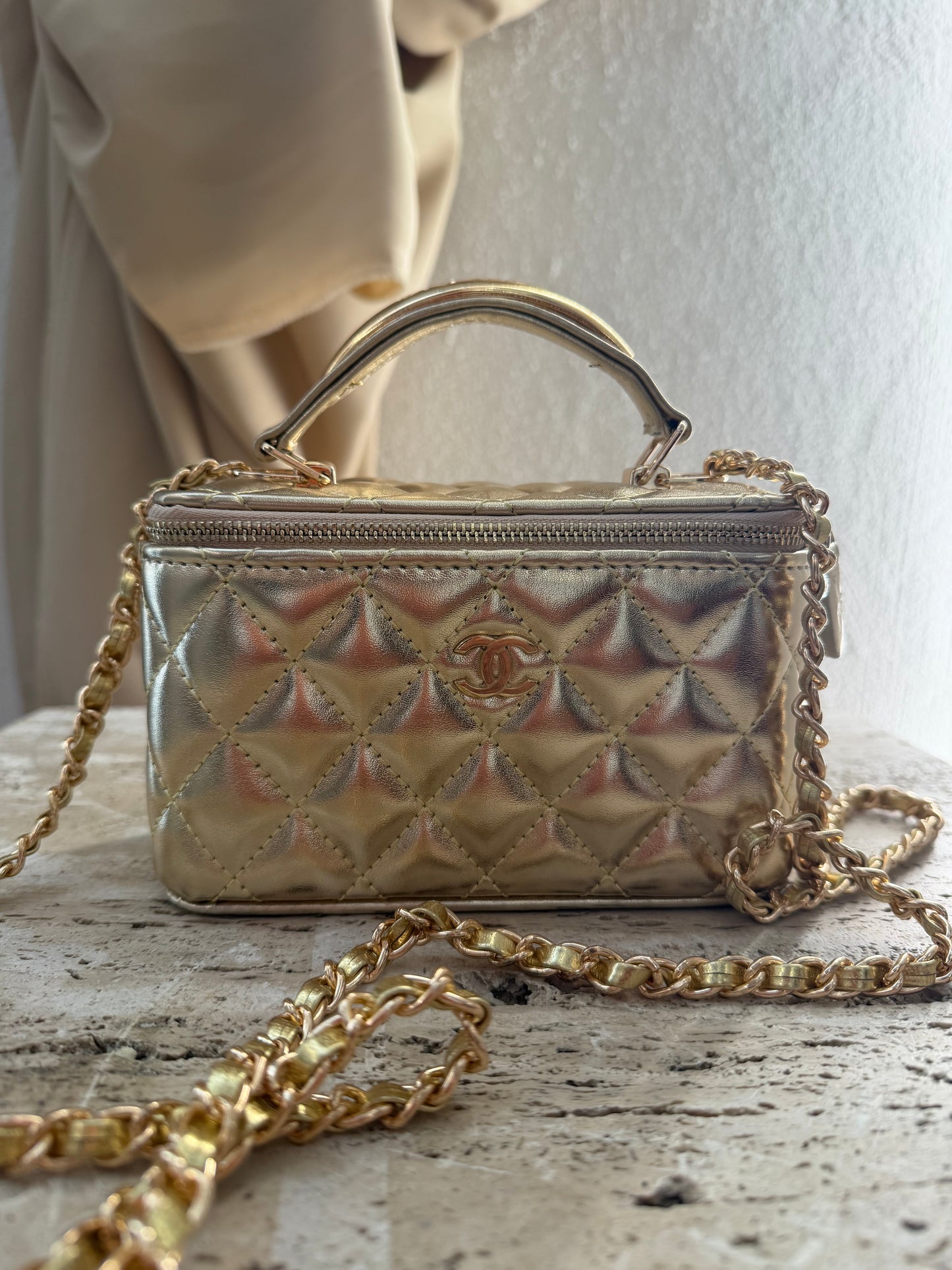 Chanel vanity vip Gift make up second hand