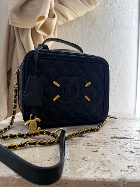 Chanel vanity vip gift second hand