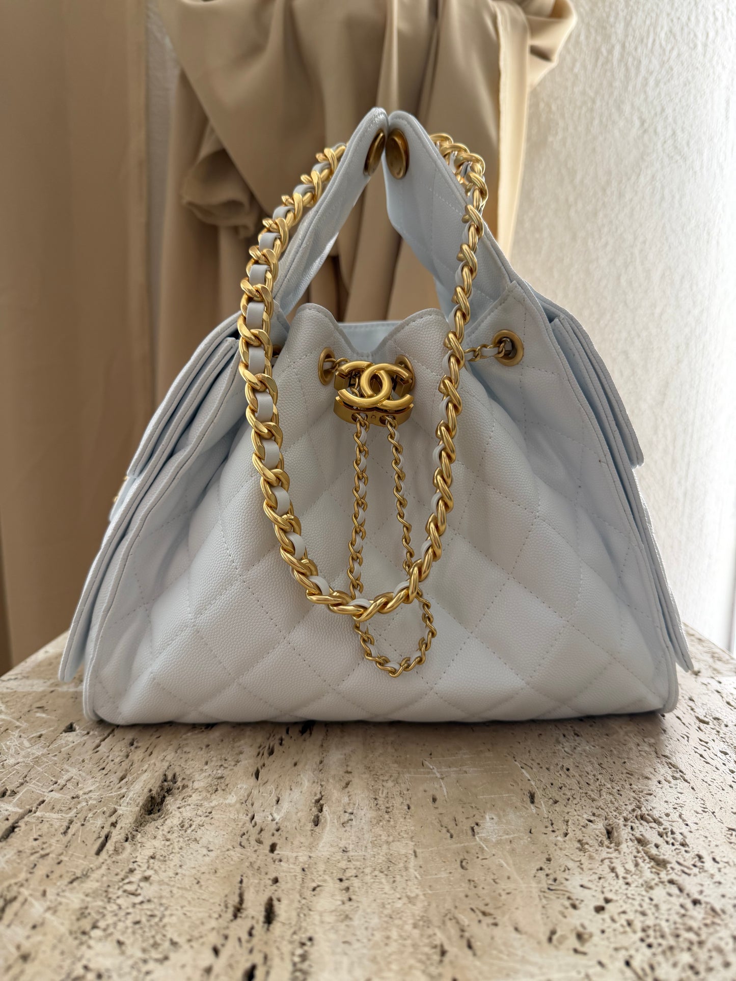 Chanel 25 make up vip gift second hand