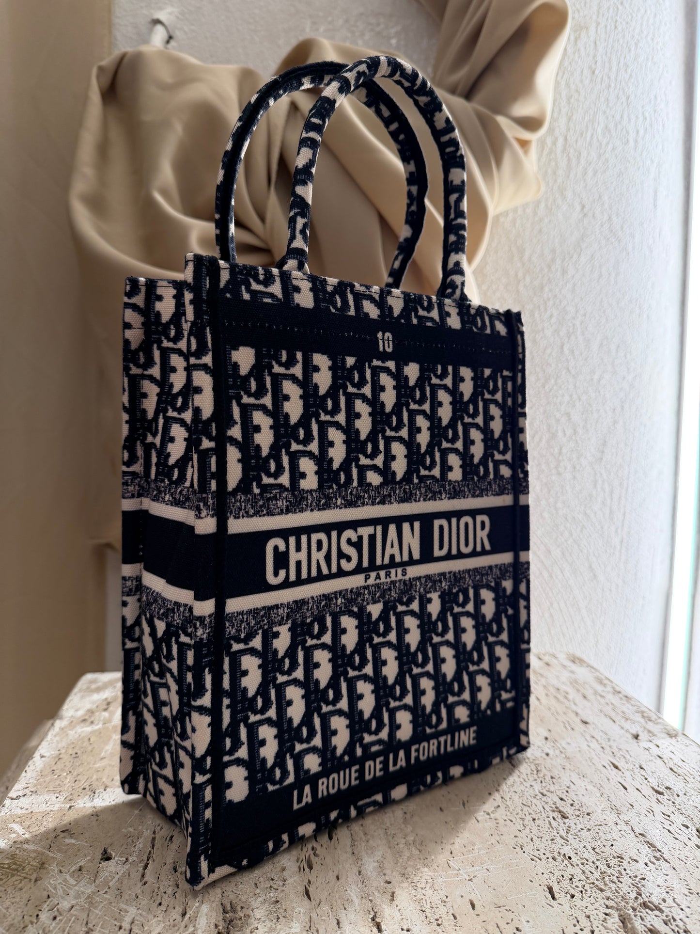 Dior tote beauty second hand