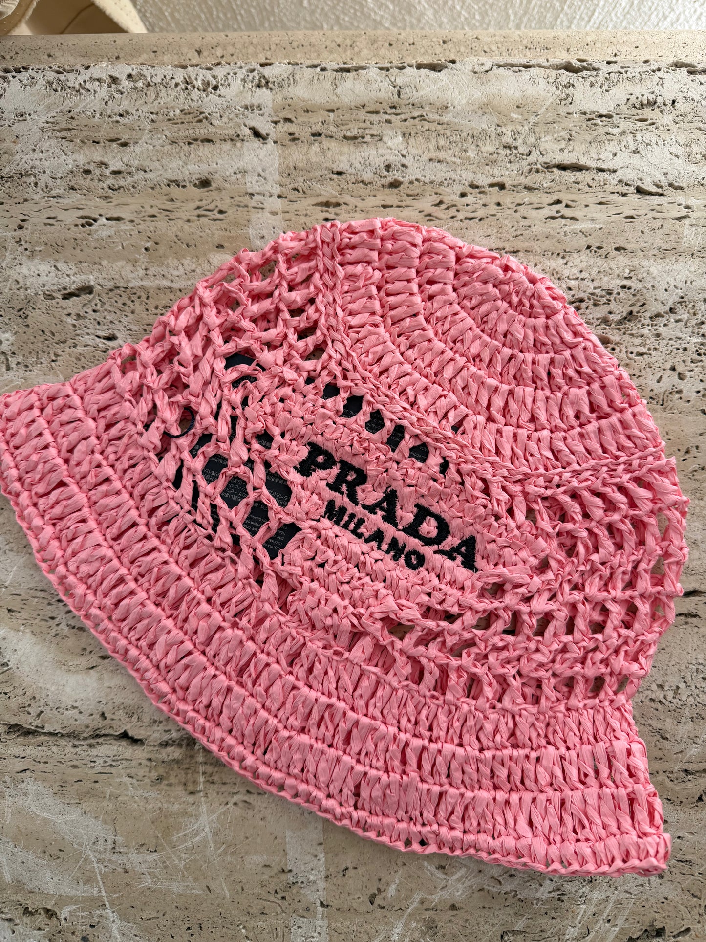 Cappello Prada parfum